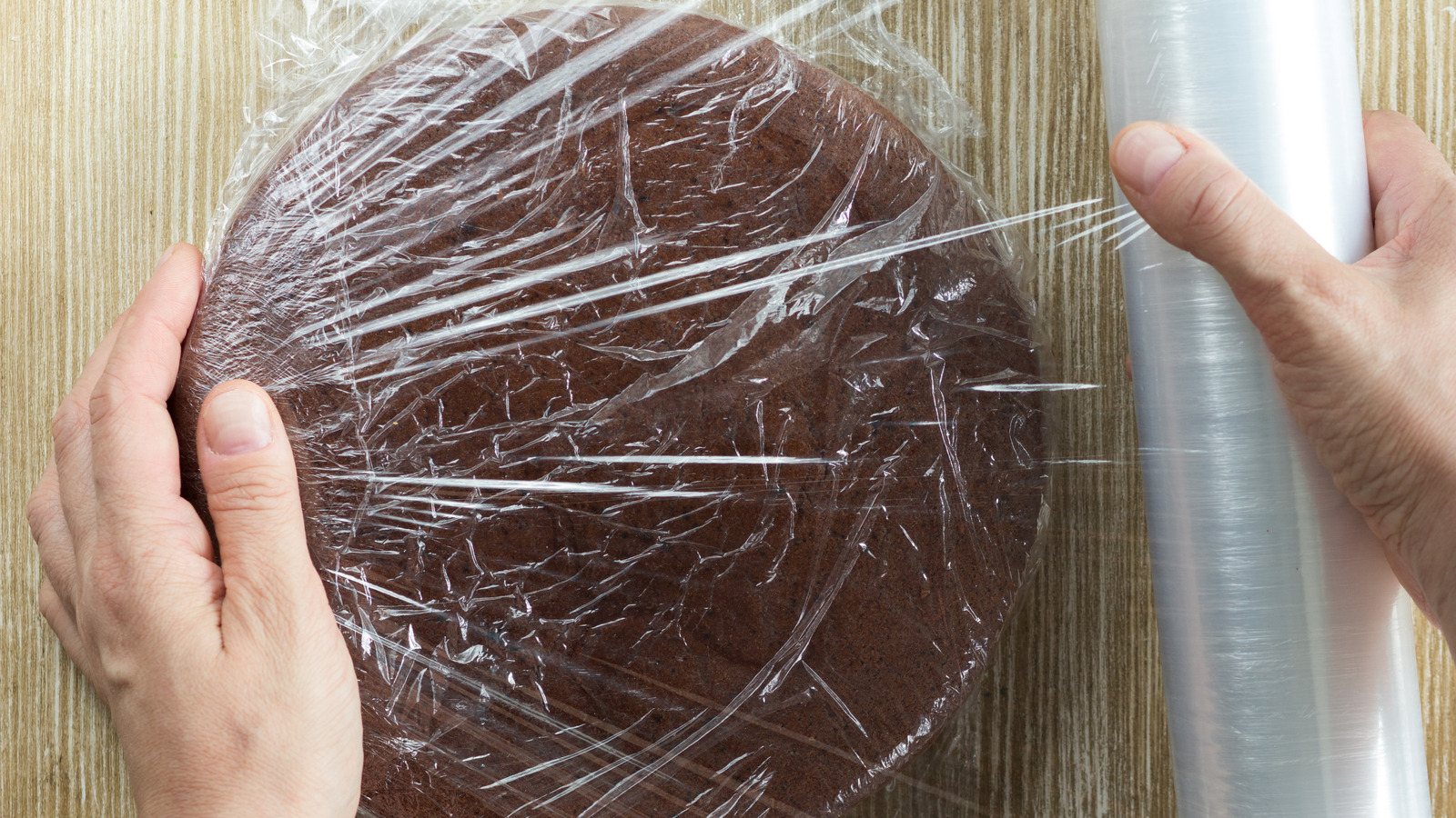 Why You Should Store Your Plastic Wrap In The Freezer
