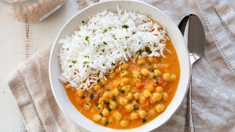 A large bowl of dried chickpeas