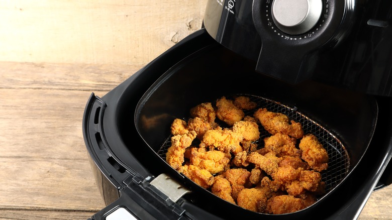 fried chicken in airfryer bucket