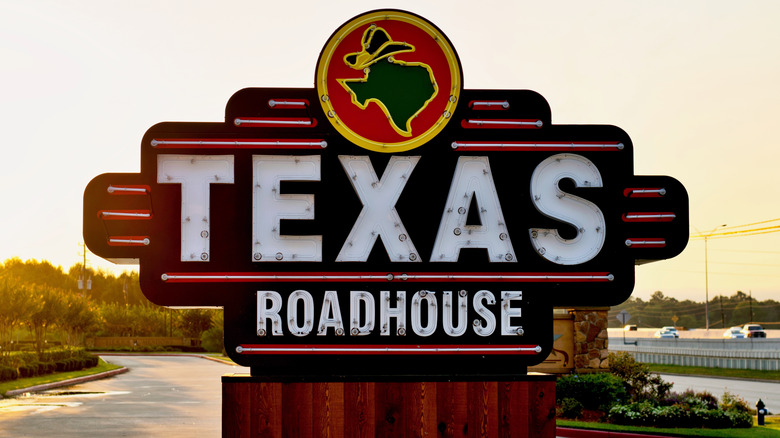 Texas Roadhouse sign