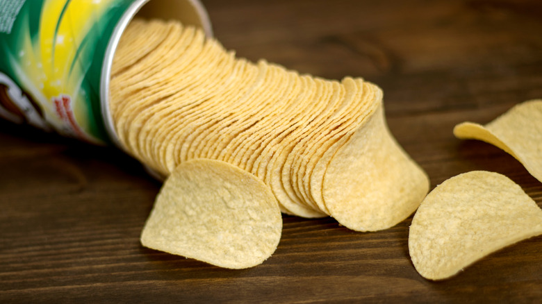 Wavy jalapeño Pringles displayed beside scorchin cheddar flavor