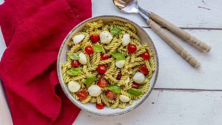 pasta salad with basil, tomatoes and bocconcini