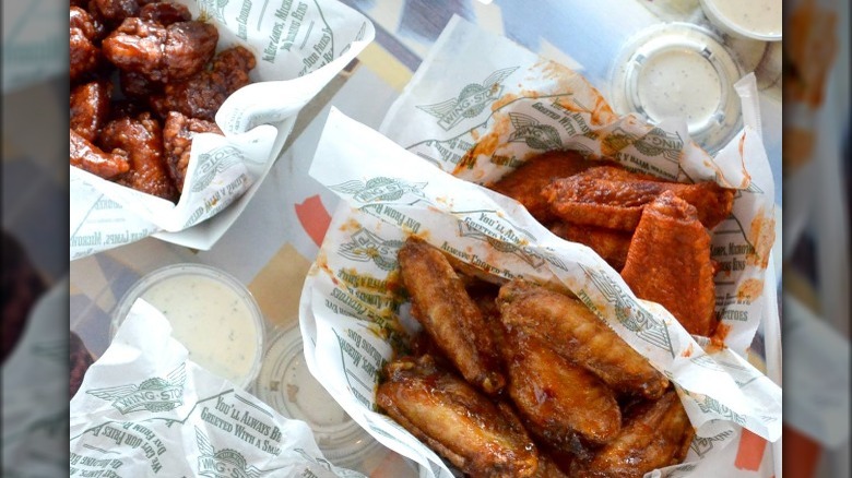 Chicken wings with ranch dressing