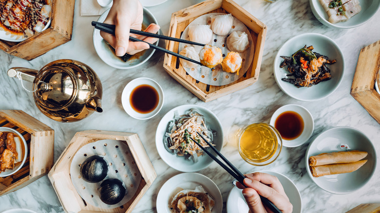 Overview of Chinese restaurant table