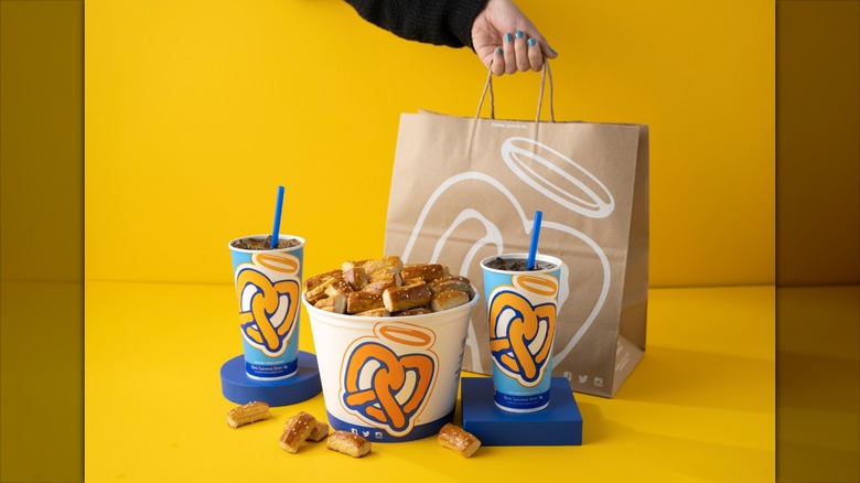 Pretzel bucket