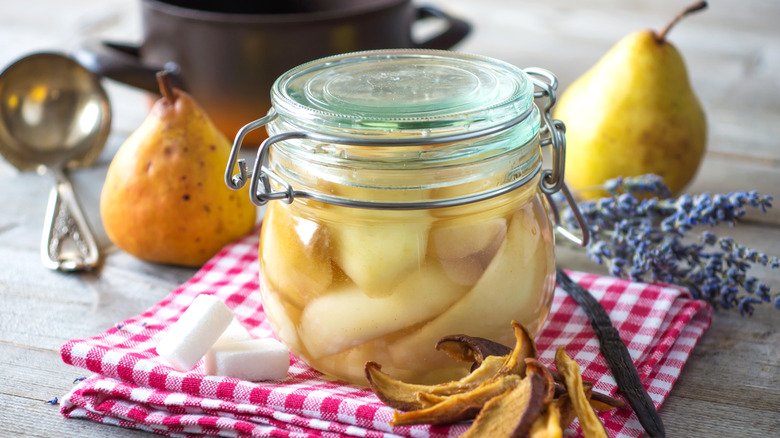 jarred pears in syrup