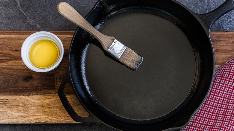 Oil on cast iron skillet