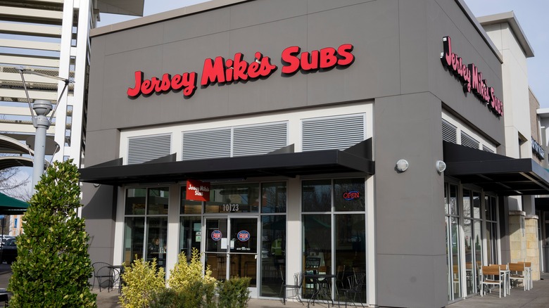 Jersey Mike's subs storefront