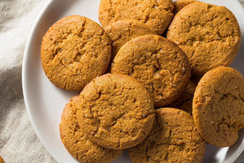 Ginger molasses cookies