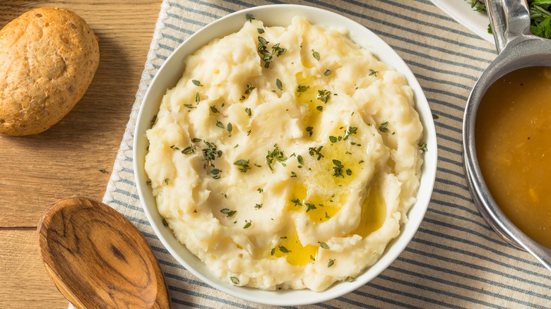 Mashed potatoes with herbs