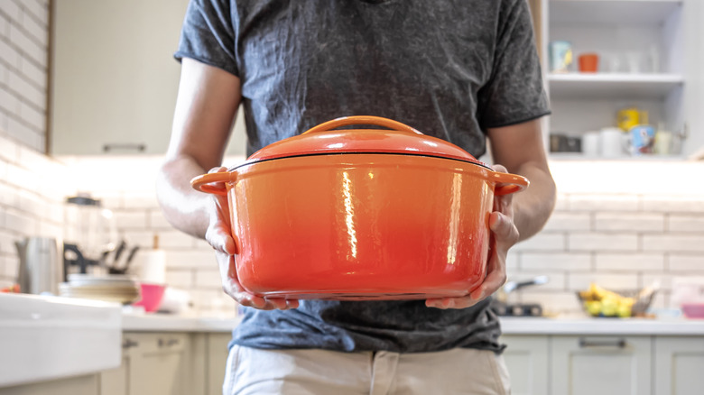 Enameled dutch oven