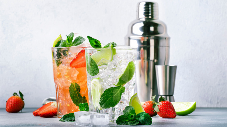 Mint strawberry mojitos with shaker