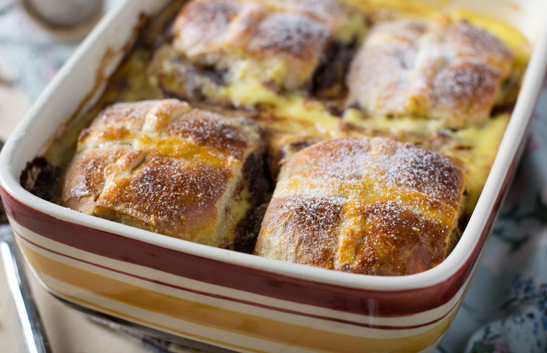 Medieval Spiced Bun Cake