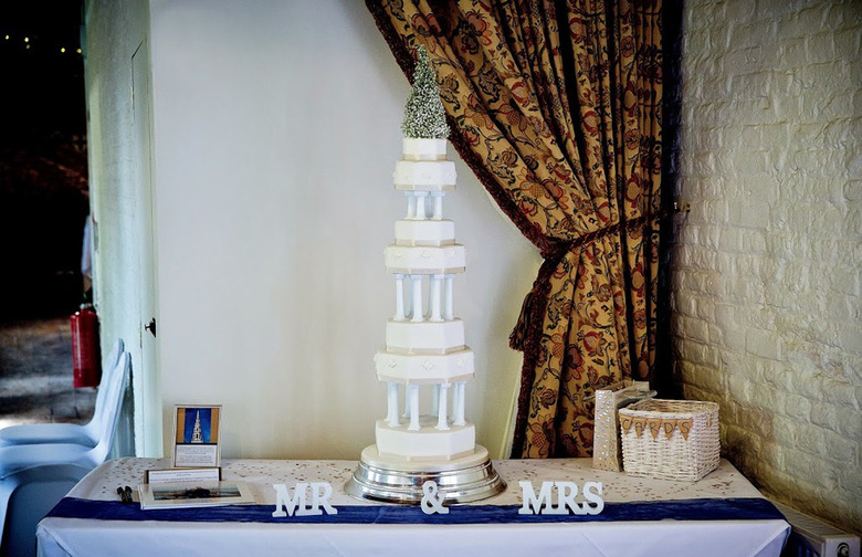 ​18th Century St Bride's Church Cake