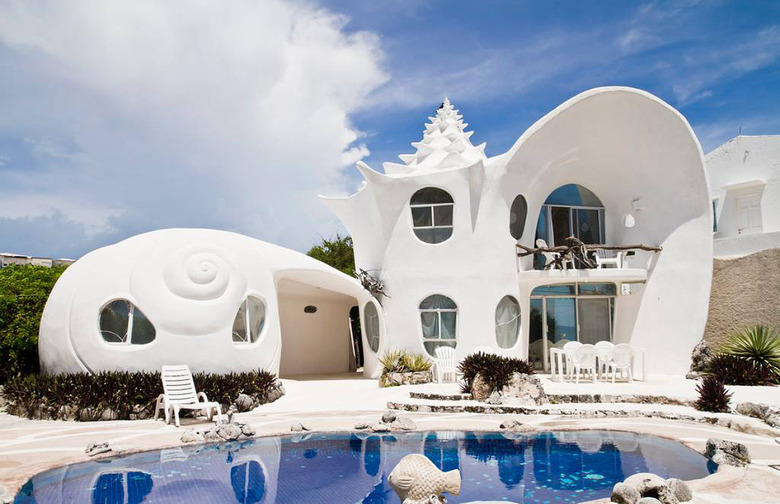 You Won't Believe These 20 Over-the-Top Airbnb Homes Gallery