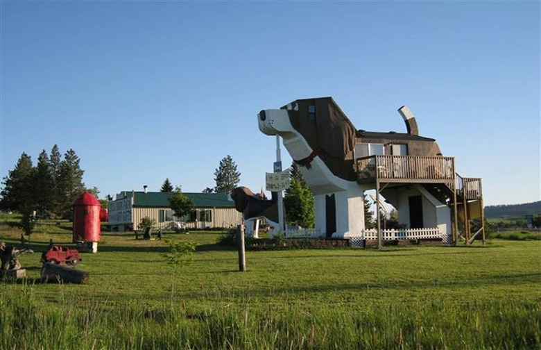 Dog Bark Park Inn — Cottonwood, Idaho