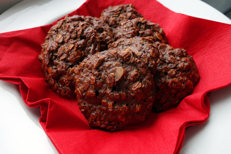 No-Bake Protein Cookies