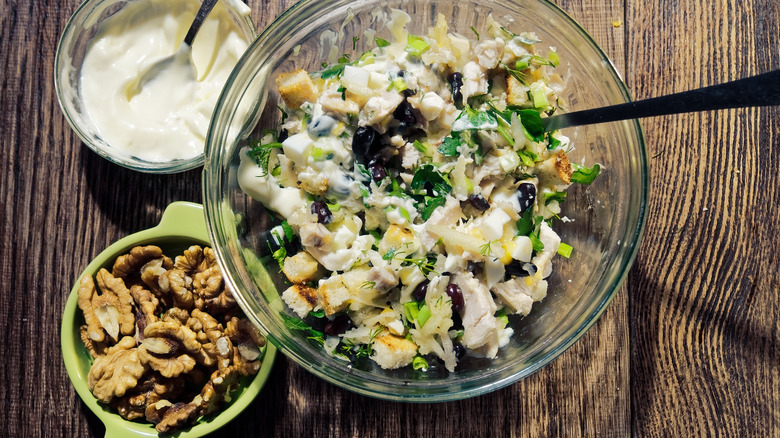 chicken salad with walnuts 