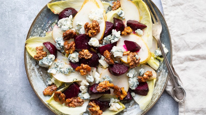 Endive salad with toasted walnuts