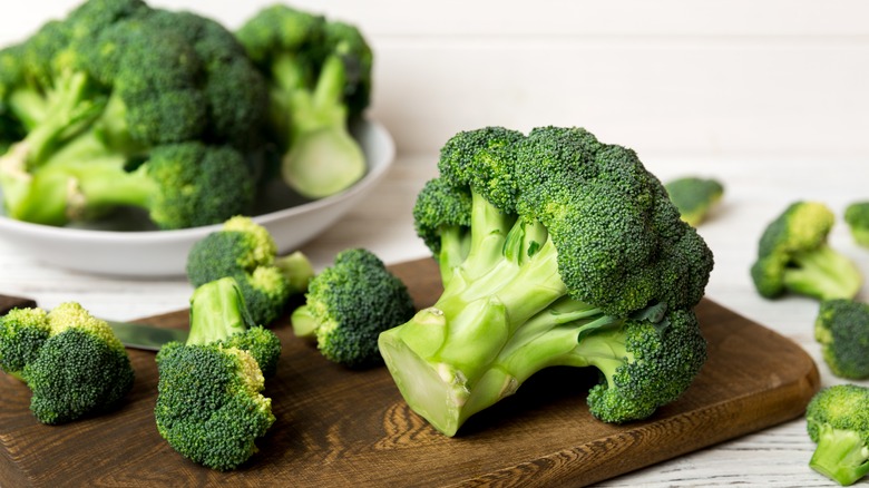 Head and florets of broccoli