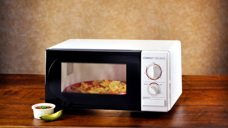 nachos in microwave