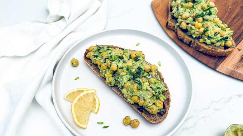 bread with chickpeas and avocado