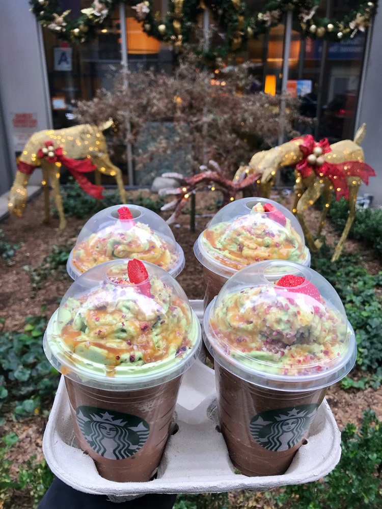 We Tried Starbucks' Christmas Tree Frappuccino, and Here's How It Tastes