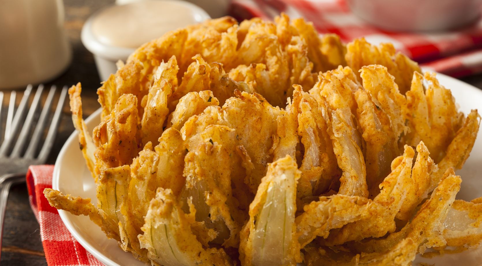 An Ingenious Device Is The Secret To Outback S Bloomin Onion