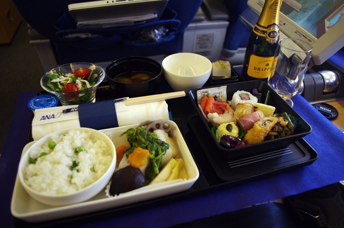 Here’s What You Can Eat On 10 Of The Most Luxurious Airlines In The World